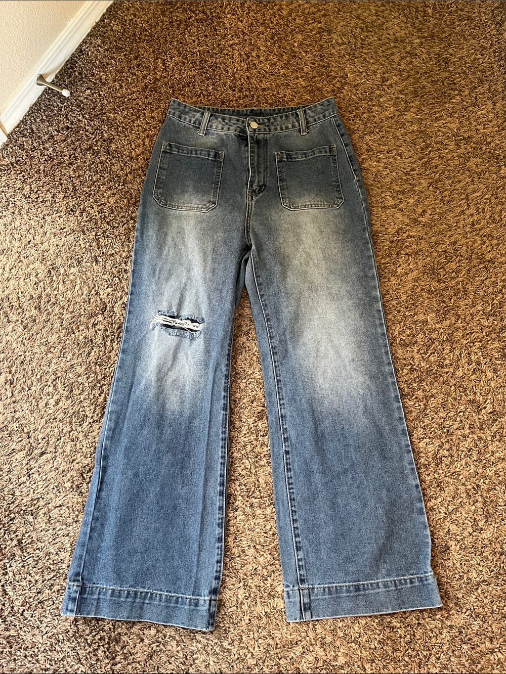 Cider Light Blue Wide-Leg Distressed Jeans